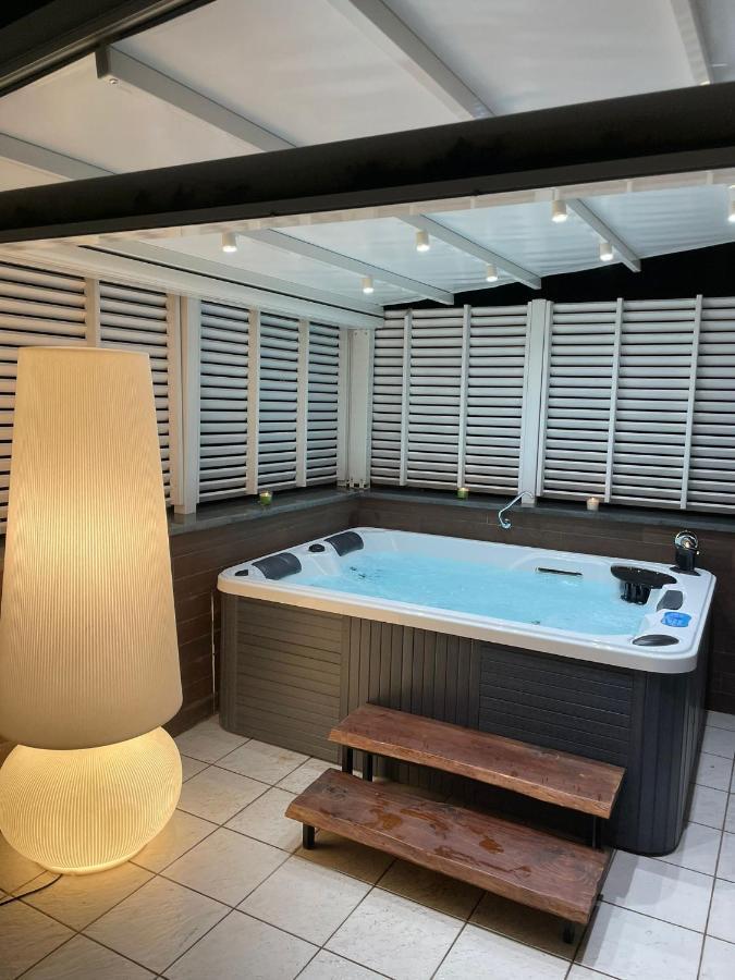 Double Room Sauna Spa Bath