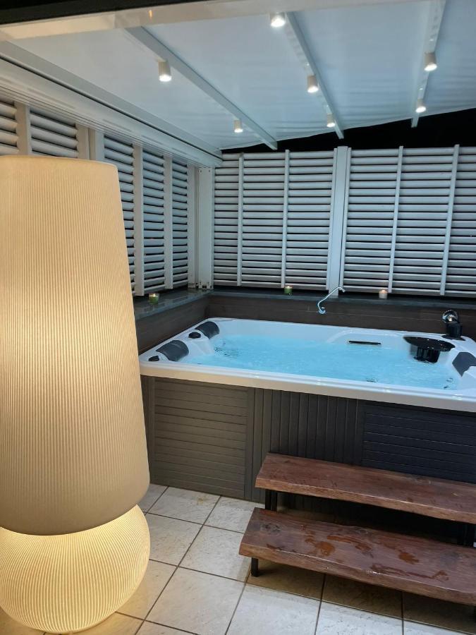 Double Room Sauna Spa Bath