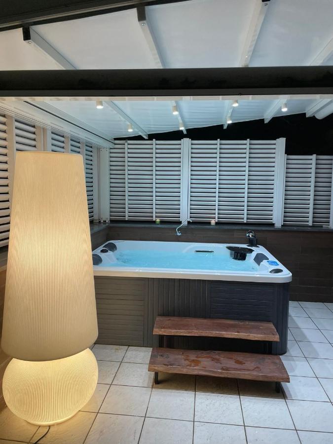 Double Room Sauna Spa Bath